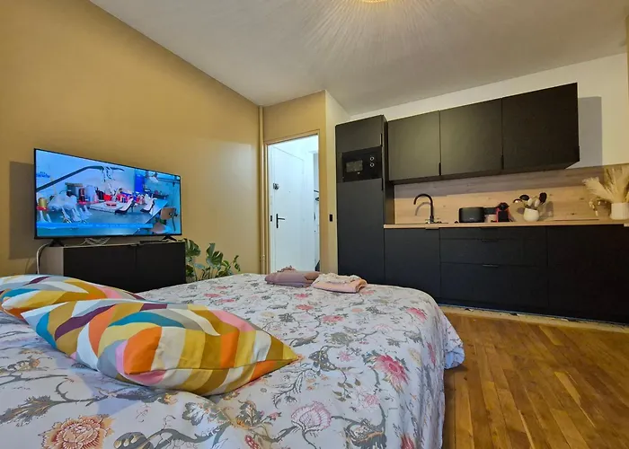 Camaieu Hypercentre Parking Prive